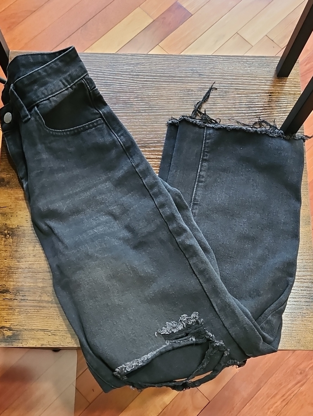 SHEIN Black Distressed Skinny Jeans with Frayed Hem